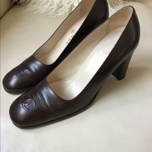Chanel classic brown pumps size 37.5